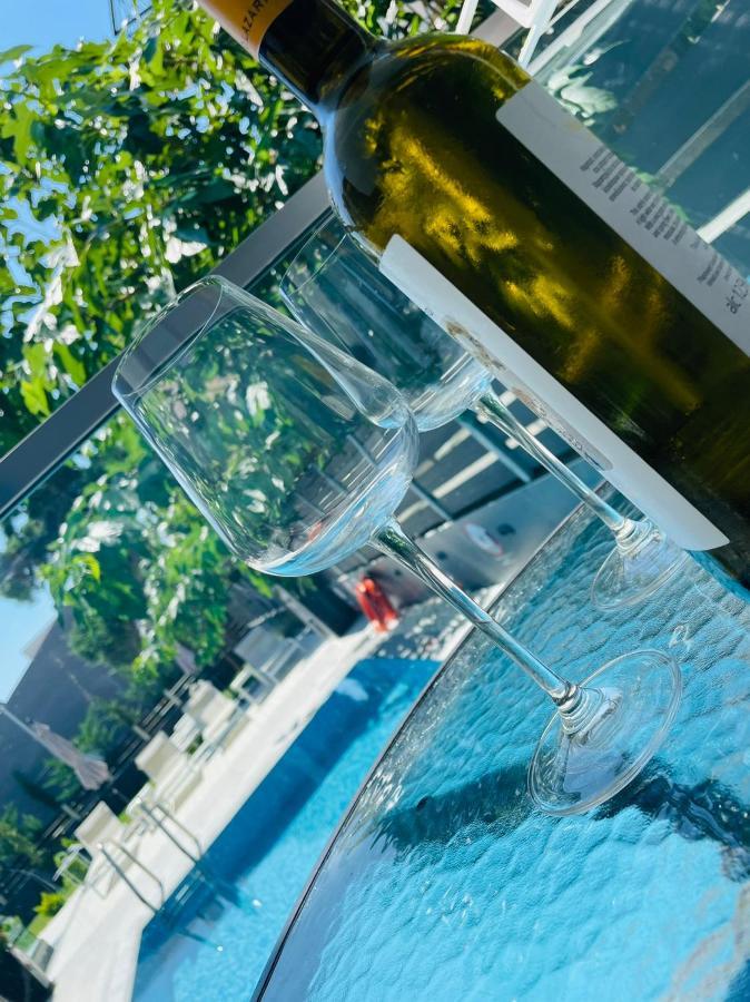 Ofrínion Luxsuites المظهر الخارجي الصورة